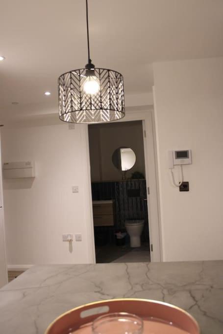 Amazing Luxury One Bedroom Apartment In The Heart Of Preston เพรสตัน ภายนอก รูปภาพ
